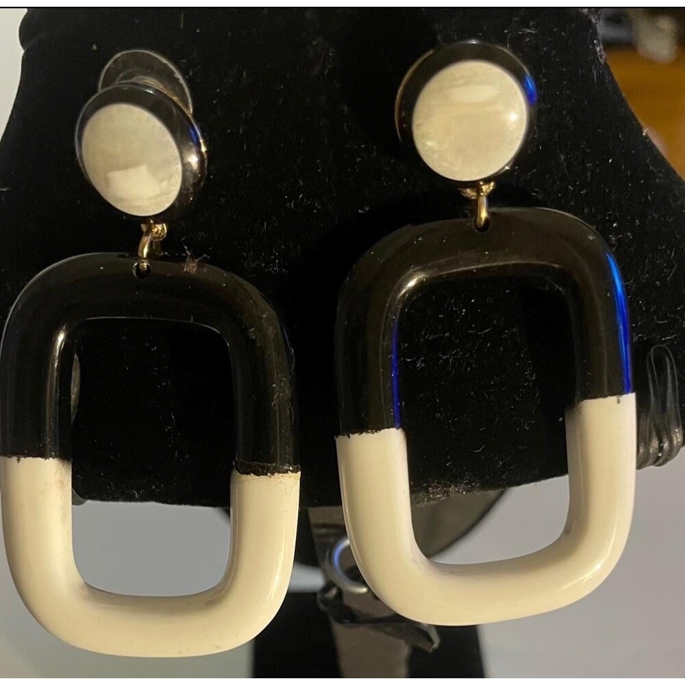 Black & Ivory Lucite/Acrylic Dangle Earrings Mother-of-Pearl Shell Cabochons VTG